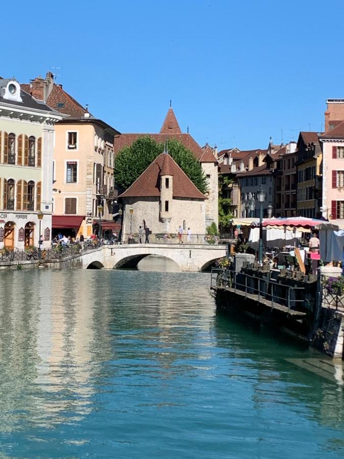 Blue Lake Annecy Bagian luar foto