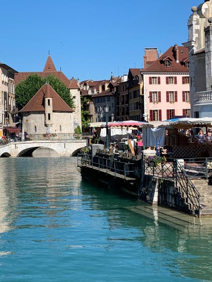 Blue Lake Annecy Bagian luar foto