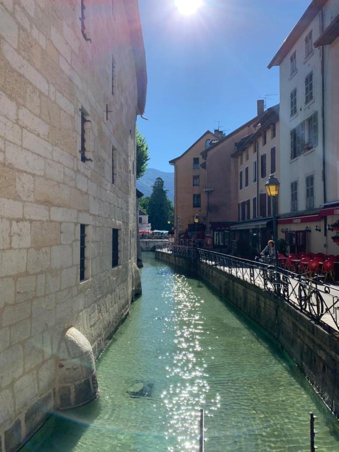 Blue Lake Annecy Bagian luar foto