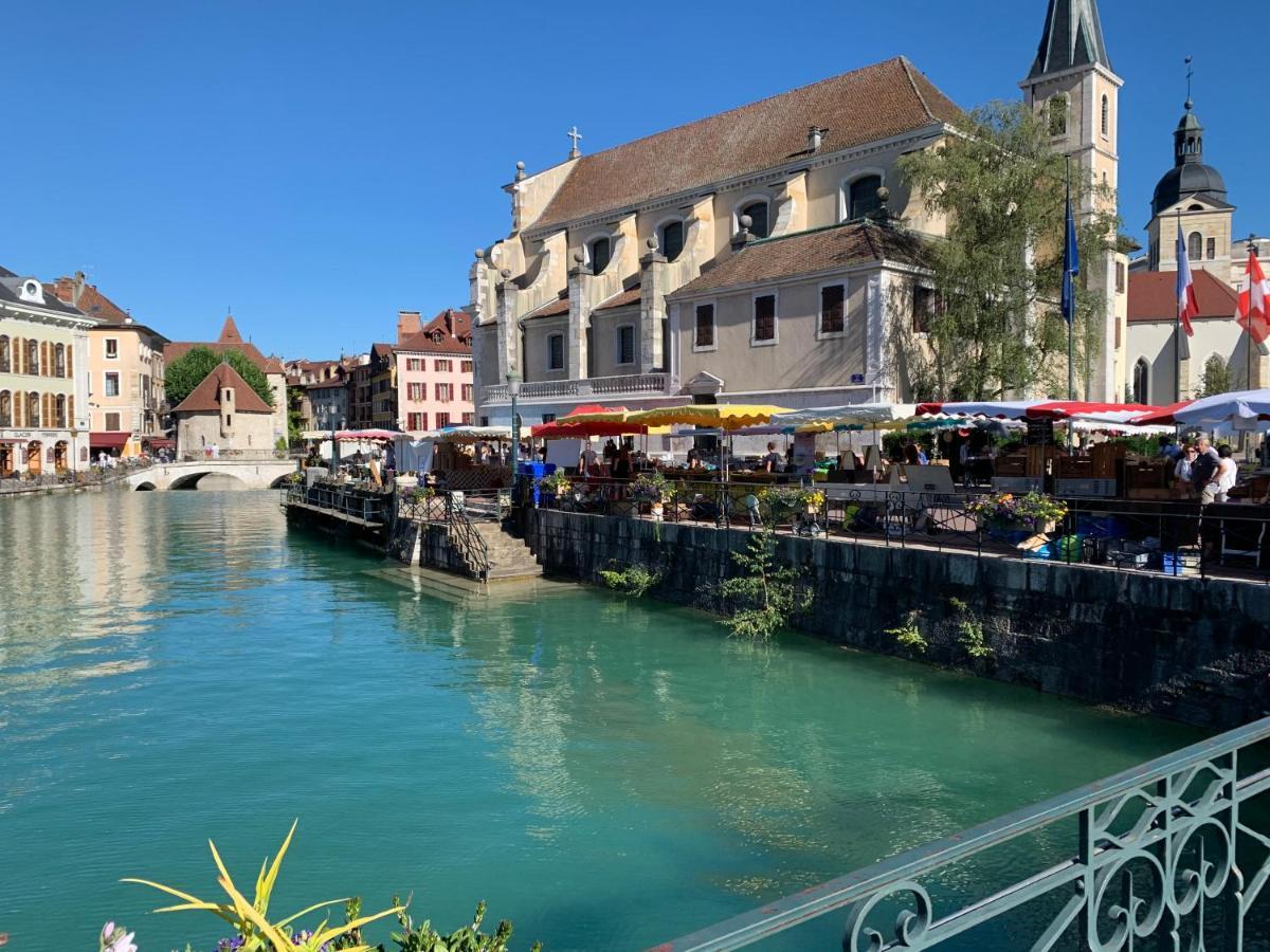 Blue Lake Annecy Bagian luar foto