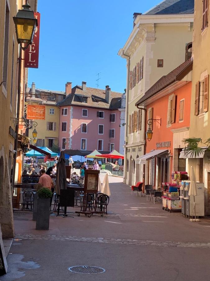 Blue Lake Annecy Bagian luar foto