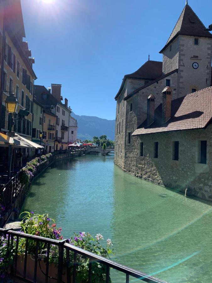 Blue Lake Annecy Bagian luar foto